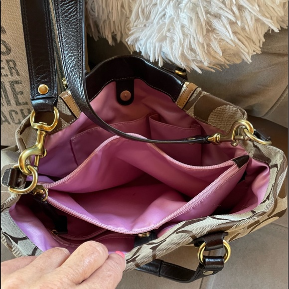 Coach - Picture 4 of 8